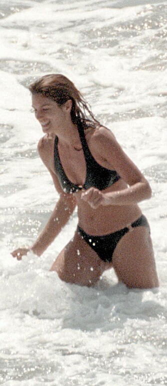 Cindy Crawford har oppdaget at brystsvømming kan være rene mirakelmiddelet for en veltrent kropp.