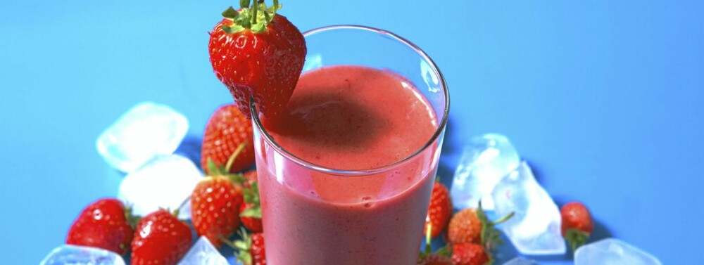 KVELDS: Smoothie med banan og jordbær er en sunn favoritt hos både store og små. KVELDS: Smoothie med banan og jordbær er en sunn favoritt hos både store og små.