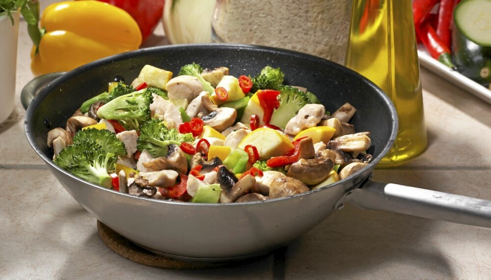 MIDDAG: Wok med svinekjøtt og grønnsaker er vårt middagsforslag på dag fem. MIDDAG: Wok med svinekjøtt og grønnsaker er vårt middagsforslag på dag fem.