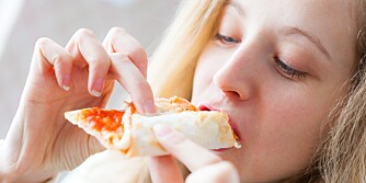 SMÅSPISING: Vekten avgjøres ikke av hvor mye du spiser mellom måltidene. Det er totalen som teller, ifølge ny forskning.