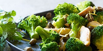 GROVT OG GRØNT: Grønnsaker er gunstig for et stabilt blodsukker. Her fra oppskriften ""Sitronkalkun med brokkoli"".