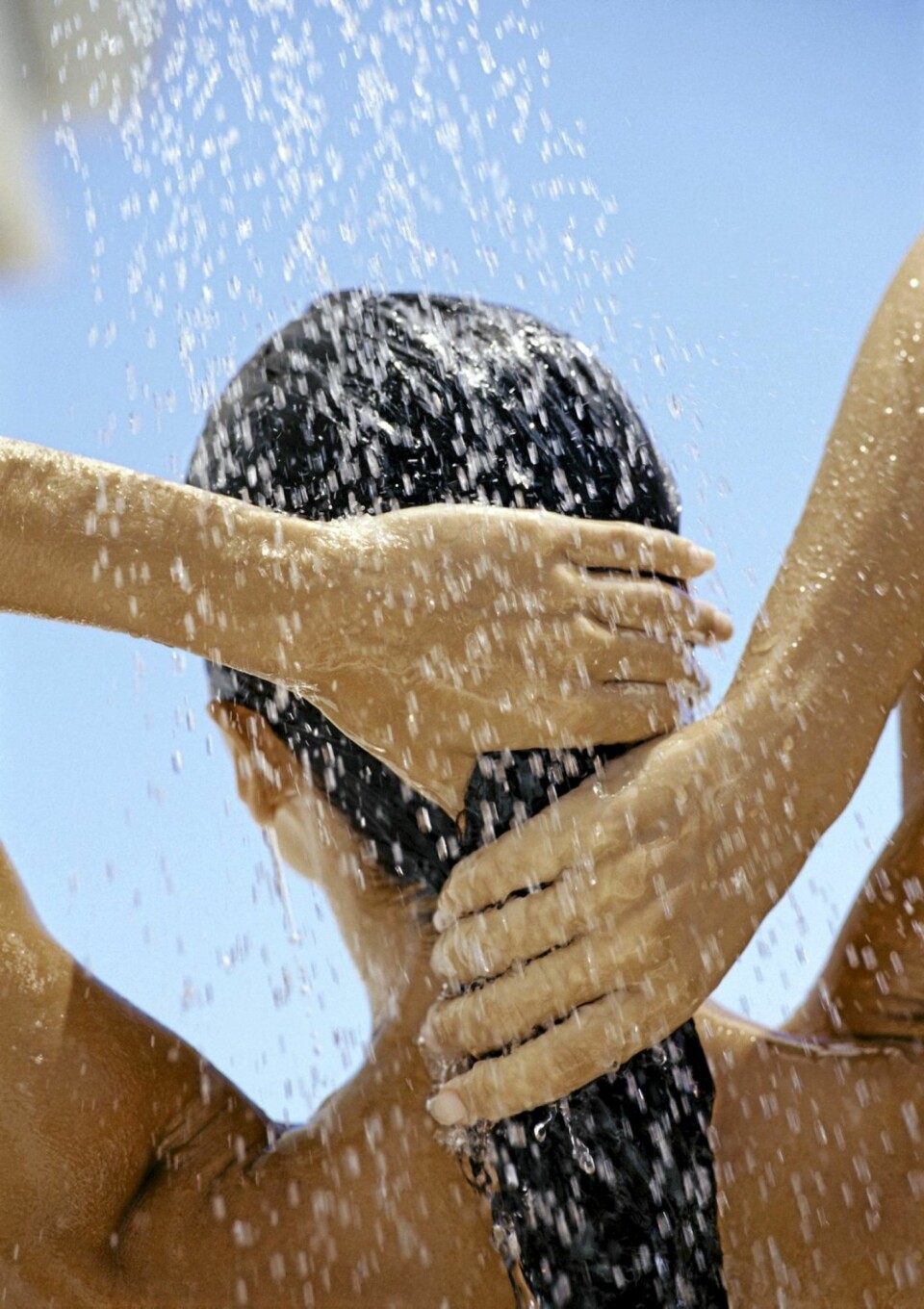 DUSJ: Det kan hjelpe med en kald dusj før du legger deg. Men ikke altfor kald.