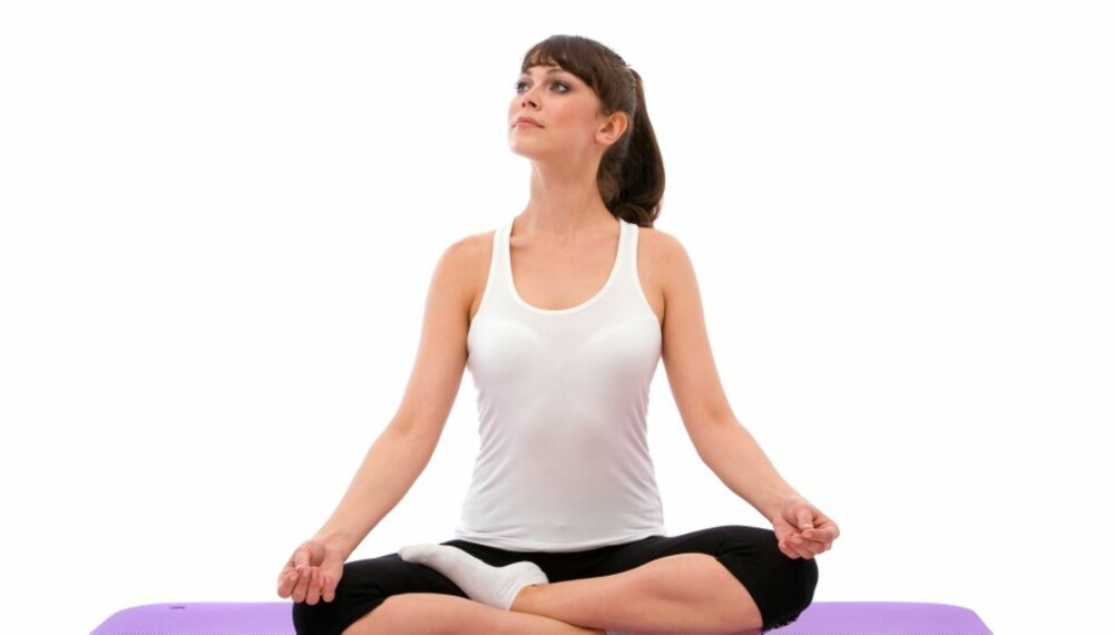 Gjør enkle yoga-øvelser, og du kommer til å føle deg mye bedre.