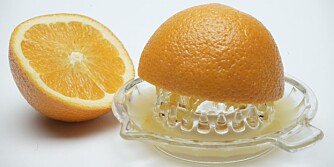 IKKE ETT FETT: Spis heller en appelsin, enn å drikke appelsinjuice. Du får i deg mer av de sunne vitaminene, og blir mettere.