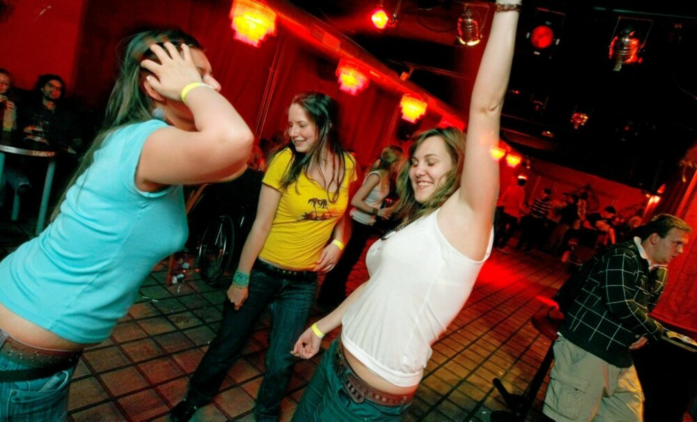 CORVINTETÖ: Smektende reggaesoul fra dj-anlegget må nødvendigvis gi stor stemning på dansegulvet.