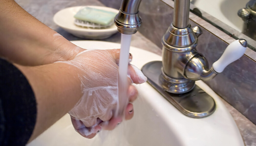 PERSONLIG HYGIENE: Vi dusjer gjerne hver dag og vasker tøyet etter en gangs bruk, men hvordan er det med håndhygienen?