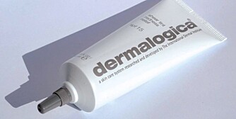 ANDRE SPESIALPRODUKTER: Dermalogicas gode produkter mot akne omfatter Ultrasalming Cleanser, Daily Microfoliant, Medicated Clearing Gel (forebygger uten å tørke), Anti-bac cooling Mask (ved betent hud), Skin Smoothing Cream (tilfører nok fuktighet), Redness Relief (førststehjelp ved voksenakne). Selges i hudpleiesalonger.