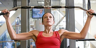 MUSKLER: Styrketrening motvirker muskelsvinn og får deg til å se yngre ut.