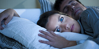 SØVN PÅ FEIL TID: Det å sove på feil tid av døgnet kan føre til flere plager.