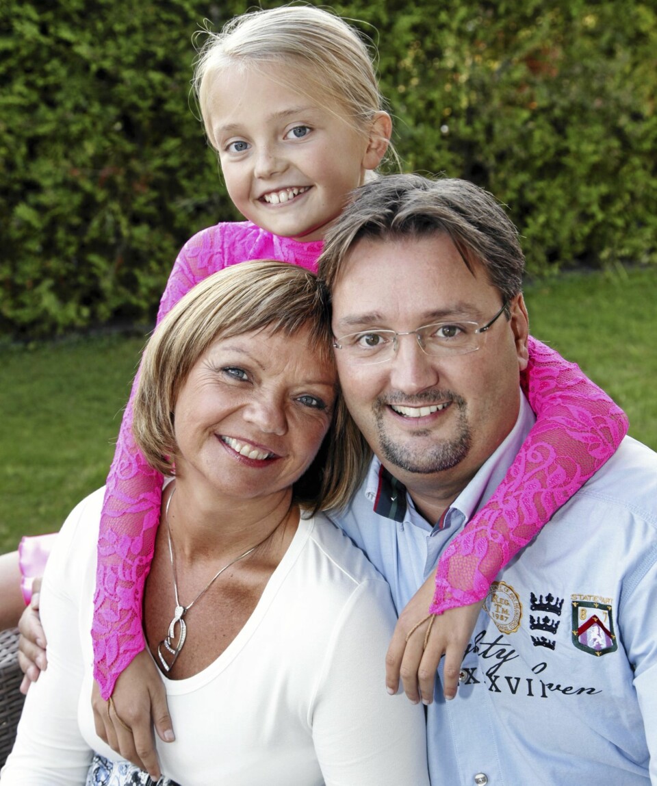 TREKLØVER: Trine med ektemannen Thomas og datteren Celine.
