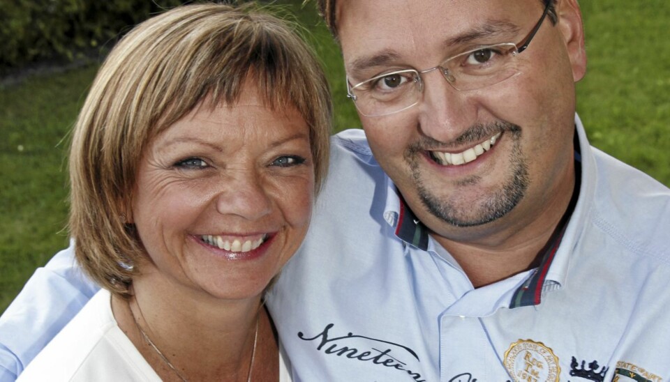 SJELEVENNER: Litt baksnakking ble det da Trine Dehli Cleve (50) og 12 år yngre Thomas Cleve ble kjærester for 16 år siden.