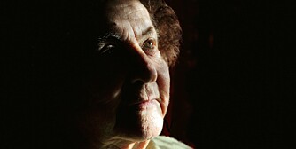 TIDDE I OVER 50 ÅR: Maria klarte ikke å snakke om fortiden sin før det var gått over 50 år. Nå holder hun foredrag og har reist på flere turer til både Theresienstadt og Auschwitz som tidsvitne.