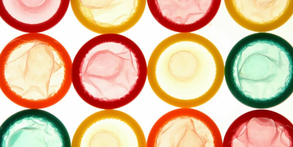 Gummiringen i åpningen av kondomen kan gi en ekstra friksjon og stimulering mot klitorishodet, tipser sexoogisk rådgiver Stine Kühle-Hansen.