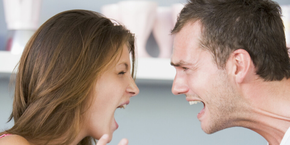 SKRIV NED: Skriv ned det viktigste i samboerkontrakten deres. Det vil si en beskrivelse av eierandel av bolig eller eiendom, fritidsbolig og større kapitalvarer. ILLUSTRASJONSFOTO: Colourbox