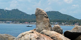 PENISFJELL: Denne steinformasjonen i Thailand kalles "Bestefar". Stivnet i stein har han utvilsomt gjort.