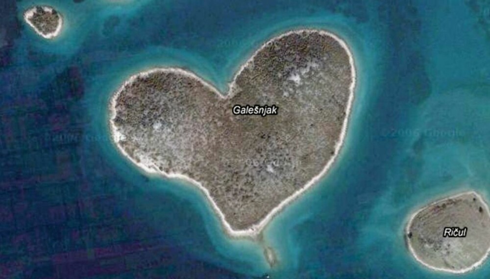 HJERTEFORMET: Galesnjak i Adriaterhavet må trolig være verdens mest perfekte hjerteformede øy.