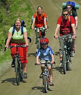 OSLO: Familie på sykkeltur i Oslomarka.
