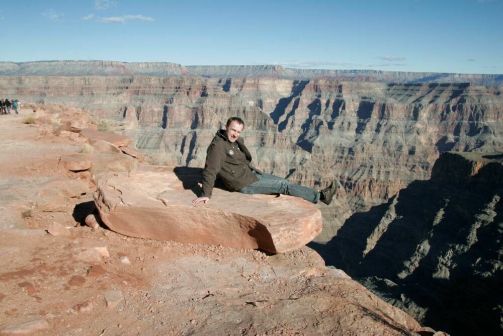 LANGT NED: Grand Canyon er et av naturens egne underverker, en 450 km lang revne i landskapet.