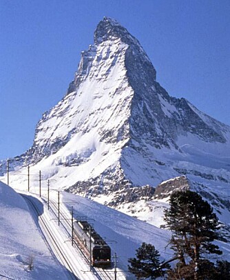 TOG: Fra Geneve kan du ta toget til Zermatt. Turen tar cirka 3 timer og 45 minutter.