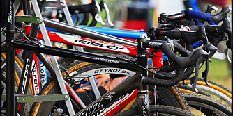 FOLKESPORT: Rune Høydahl forteller at cyclocross er folkesport i Belgia.