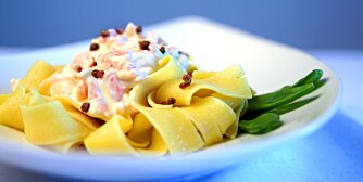 RØKT LAKS: Med pasta og rosépepper. RØKT LAKS: Med pasta og rosépepper.