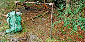 FLERE SKRÅSTOKKER: Lag et takskjelett med et par stokker til, så slipper du at duken henger. FLERE SKRÅSTOKKER: Lag et takskjelett med et par stokker til, så slipper du at duken henger.