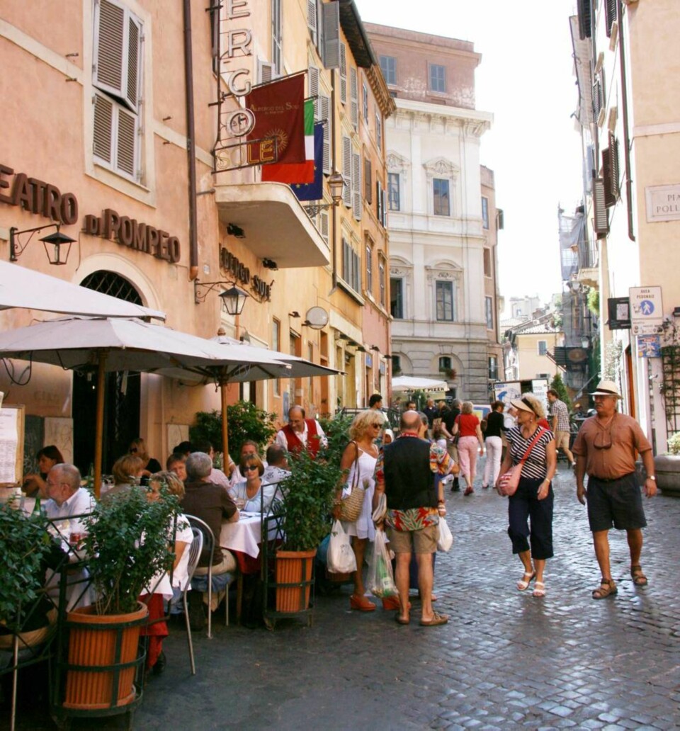OVERNATT: Hotellet Albergo del Sole ligger ved sjarmerende Piazza Navona.