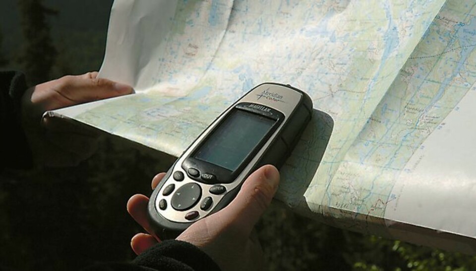 NYTTIG Å KUNNE: For deg som ikke bruker en GPS med kart, er det nyttig å vite hvordan du overfører en GPS-posisjon til papirkartet. (Foto: Yngve Ask)