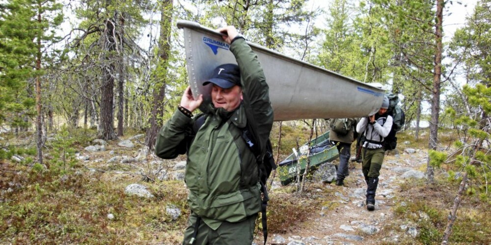 KANO-BÆRING: Skal man inn til de gode fiskeplassene må man slite litt!