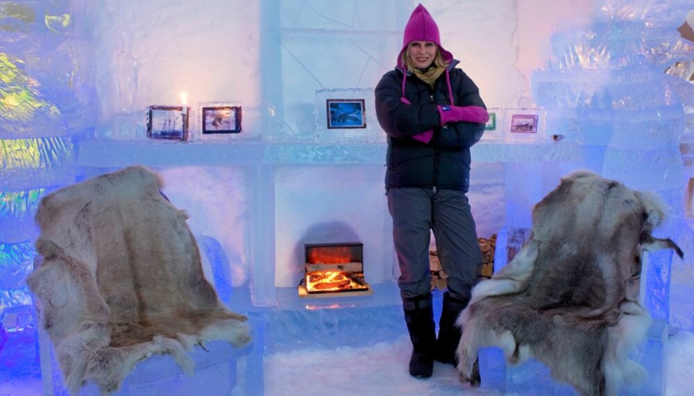 ISHOTELL: På Svalbard fikk Joanna Lumley overnatte på ishotell.