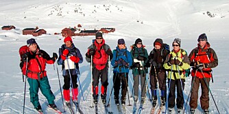 FJELLFLØRT: Mellom skistaver og smurning er det gode sjanser for en liten flørt. Her bilde fra singel-skitur i regi av DNT i Rondane fra Rondvassbu til Bjørnhollia.