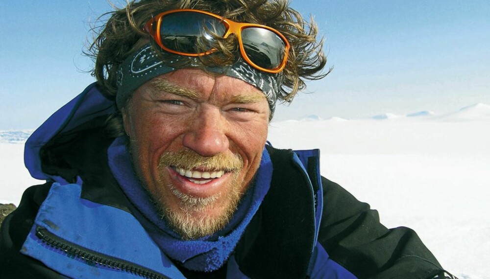 BLID VILLMARKING: Lars Monsen med det gode smilet vi kjenner igjen. I dette intervjuet røper han at halvparten av tennene er uekte.