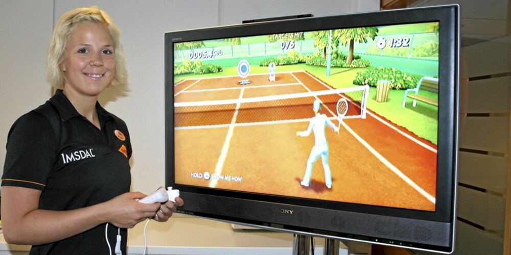 TRENINGSSPILL: EA Games lanserer et nytt treningsspill der kvinner er i målgruppen. Anne Marte Sneve, personlig trener ved Sats Storo, var med på prøvespilling. TRENINGSSPILL: EA Games lanserer et nytt treningsspill der kvinner er i målgruppen. Anne Marte Sneve, personlig trener ved Sats Storo, var med på prøvespilling.