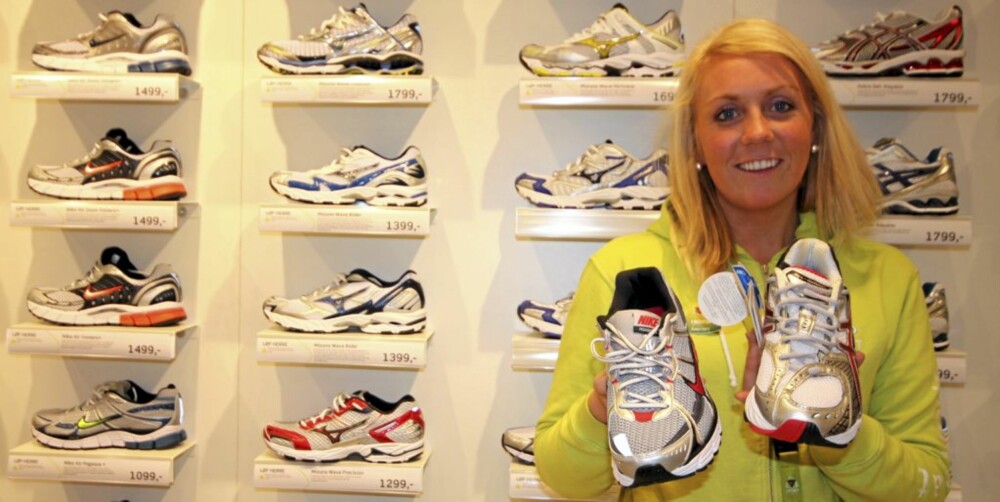 KJØPER FEIL: - Når folk kjøper sko etter prisen og ikke etter hvilken sko som er riktig til føttene deres, kan de ende opp med helt feil sko, sier skoansvarlig hos G-Sport i Nydalen, Helena Henriksen. KJØPER FEIL: - Når folk kjøper sko etter prisen og ikke etter hvilken sko som er riktig til føttene deres, kan de ende opp med helt feil sko, sier skoansvarlig hos G-Sport i Nydalen, Helena Henriksen.
