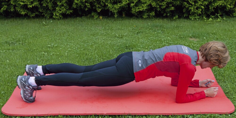 PLANKEN: Her trener du kjernemuskulaturen.