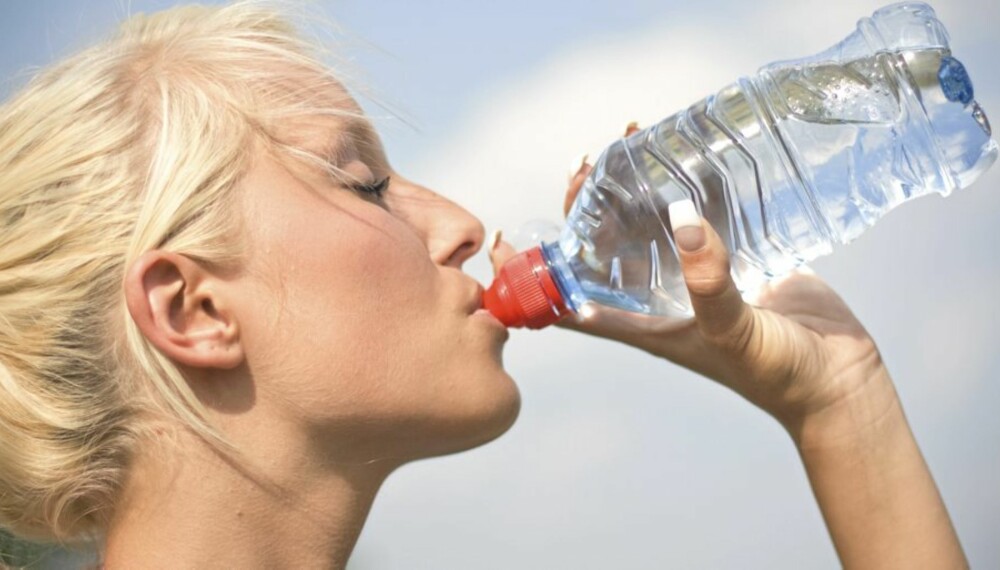 Включи видео пить. Питьевой режим картинки для детей. Пить воду во время еды. Вода как лекарство.