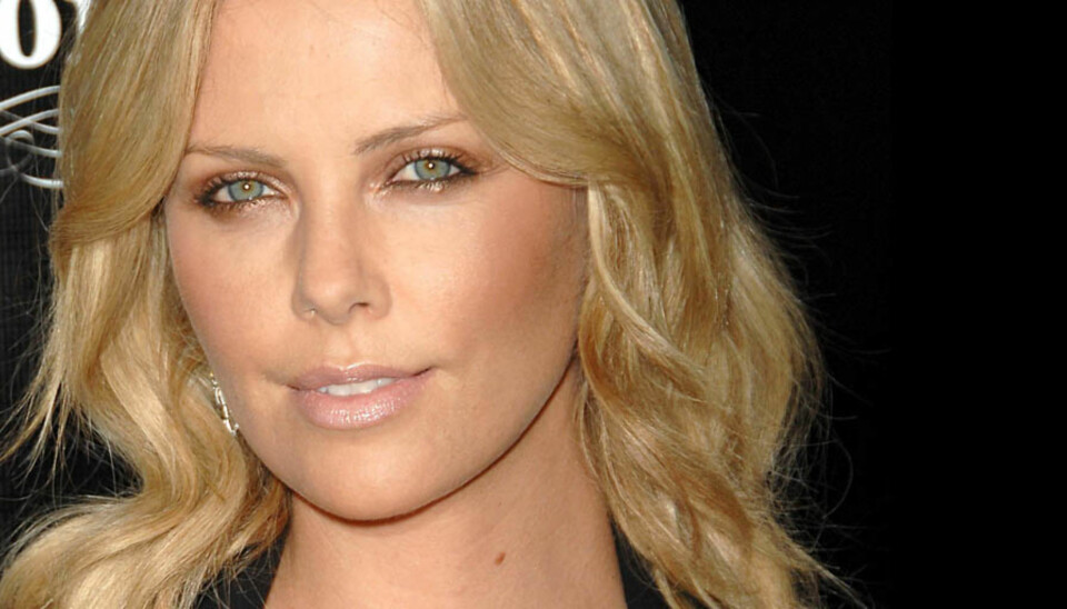 Charlize Theron med en nydelig makeup.
