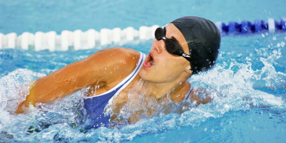 MINDRE SKADER: Svømming er nyttig kardioform fordi skaderisikoen er mindre enn løping i forhold til knær, hofter og føtter.