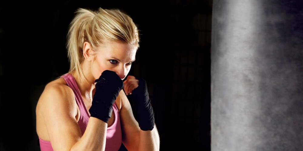 BOKSING: En økt med boksing utfordrer deg både kondisjonsmessig og styrkemessig.