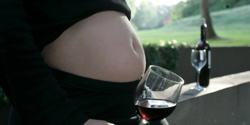 ALKOHOL OG GRAVID: En leser kom i skade for å drikke alkohol veldig tidlig i svangerskapet. Er det farlig?