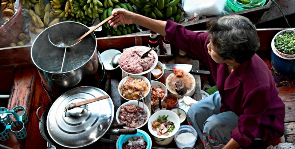 Shopping på flytende marked