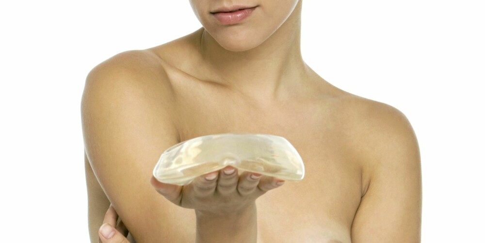 KAN FJERNES: Plastikkirurg Morten R. Kveim tror ikke de tradisjonelle brystimplantatene forsvinner med det første. En åpenbar fordel er at de kan fjernes, imens fett- eller stamcelletransplantasjoner fører varige endringer i brystet.