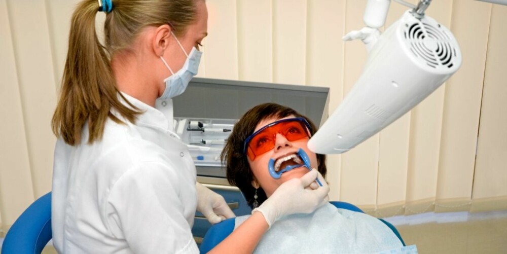 Spar penger på dyre tannbehandlinger.
