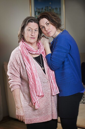 STØTTE FRA MAMMA: Susann Olsen (29) var voksen da hun fikk vite at hun led av Sjøgrens syndrom. Gjennom hele oppveksten hadde hun fått oppmuntring og støtte fra mamma Grethe. STØTTE FRA MAMMA: Susann Olsen (29) var voksen da hun fikk vite at hun led av Sjøgrens syndrom. Gjennom hele oppveksten hadde hun fått oppmuntring og støtte fra mamma Grethe.