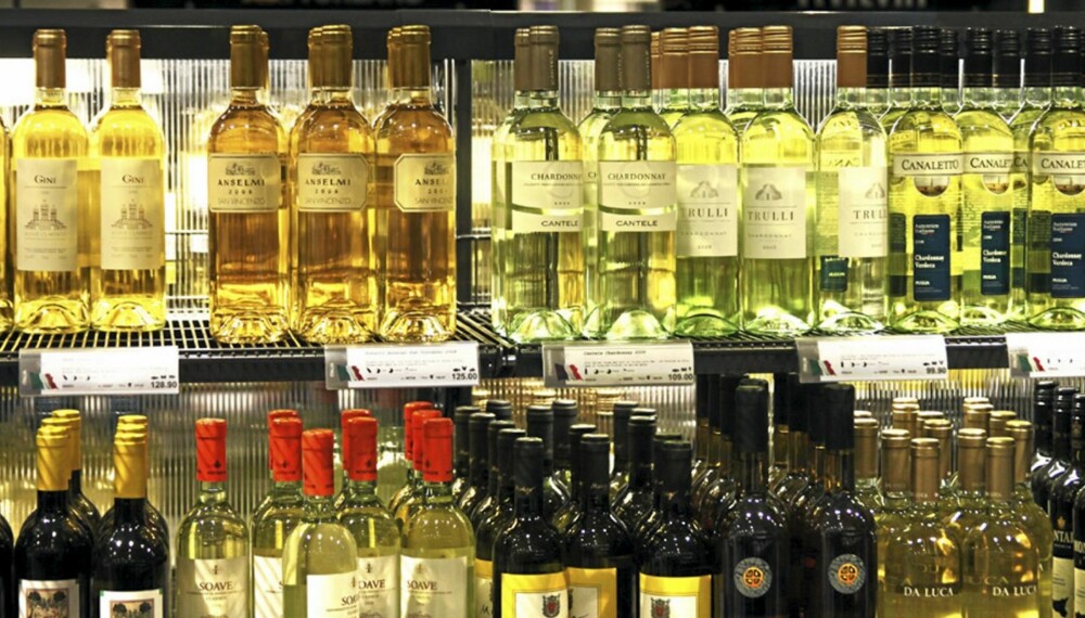 VIN PÅ TILBUD: Hver måned reduserer Vinmonopolet prisene på vin.