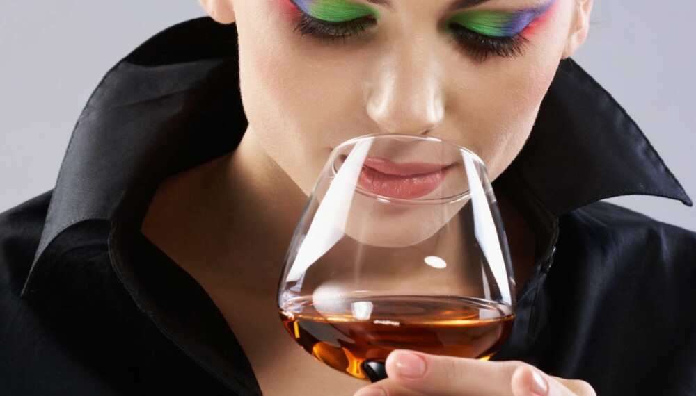 Det er dette glasset vi forbinder med Cognac, men ekspertene mener dette ikke er det beste for smaking.