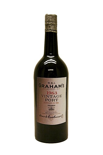 EKSKLUSIV: Graham's 1963 Vintage Port som får 89 poeng, koster også 2600 kroner. EKSKLUSIV: Graham's 1963 Vintage Port som får 89 poeng, koster også 2600 kroner.