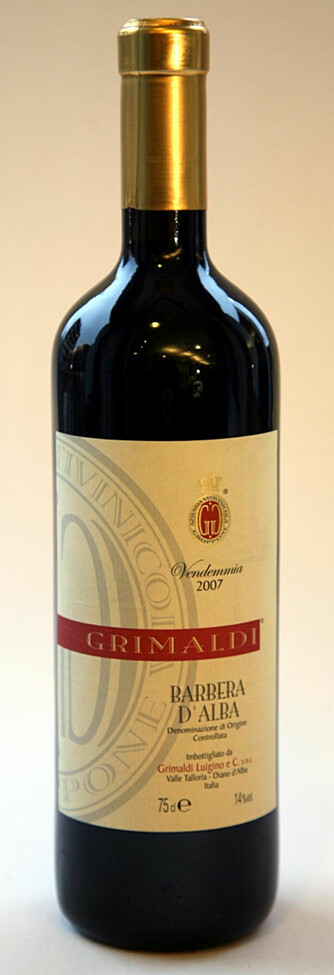 GOD RØDVIN: Grimaldi Barbera kan du drikke til juletorsken.