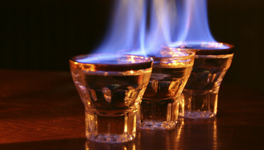 LYS LUE: Flammende drinker er herlig harry.
