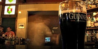 ØLTØRST: Bli med på Temple Bar i Dublin - et genialt sted for tørste ølhunder.